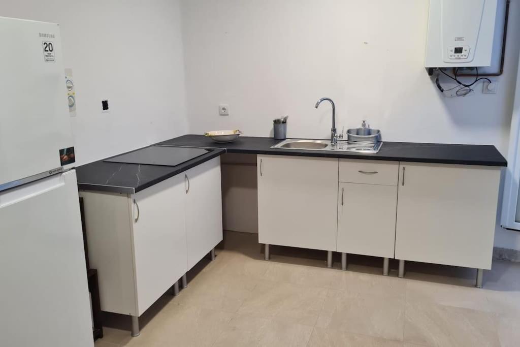Апартаменты Apartamento Centrico Понтеведра Экстерьер фото